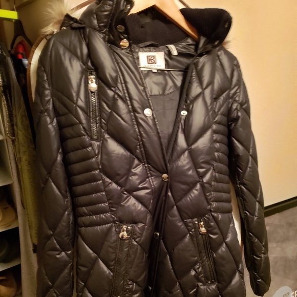 Black quilted winter coat - Picture 3 of 3